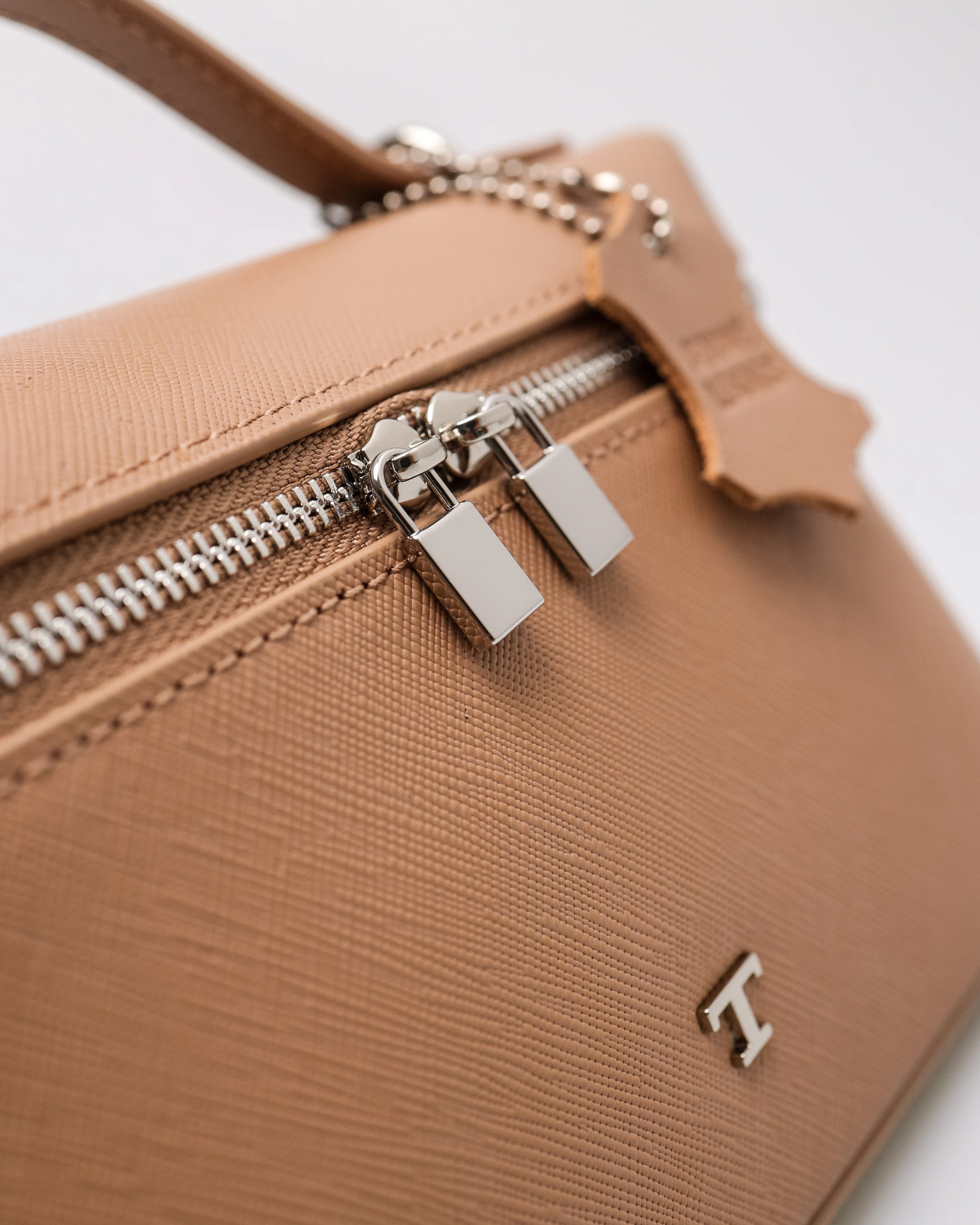 Tomaz BL323 Ladies Sling Bag - Image 4