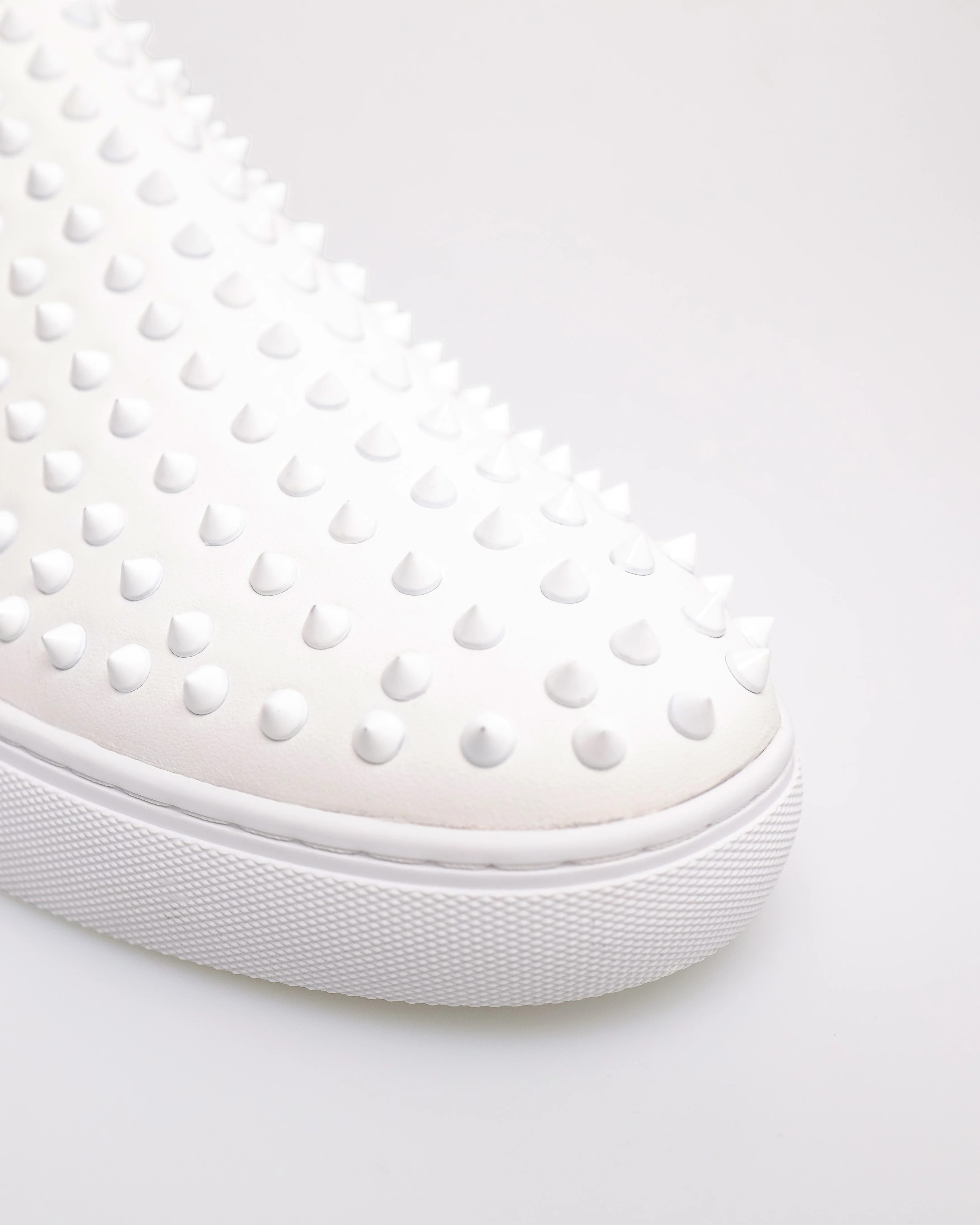 Tomaz C556 Men's Studded Sneakers - Image 8