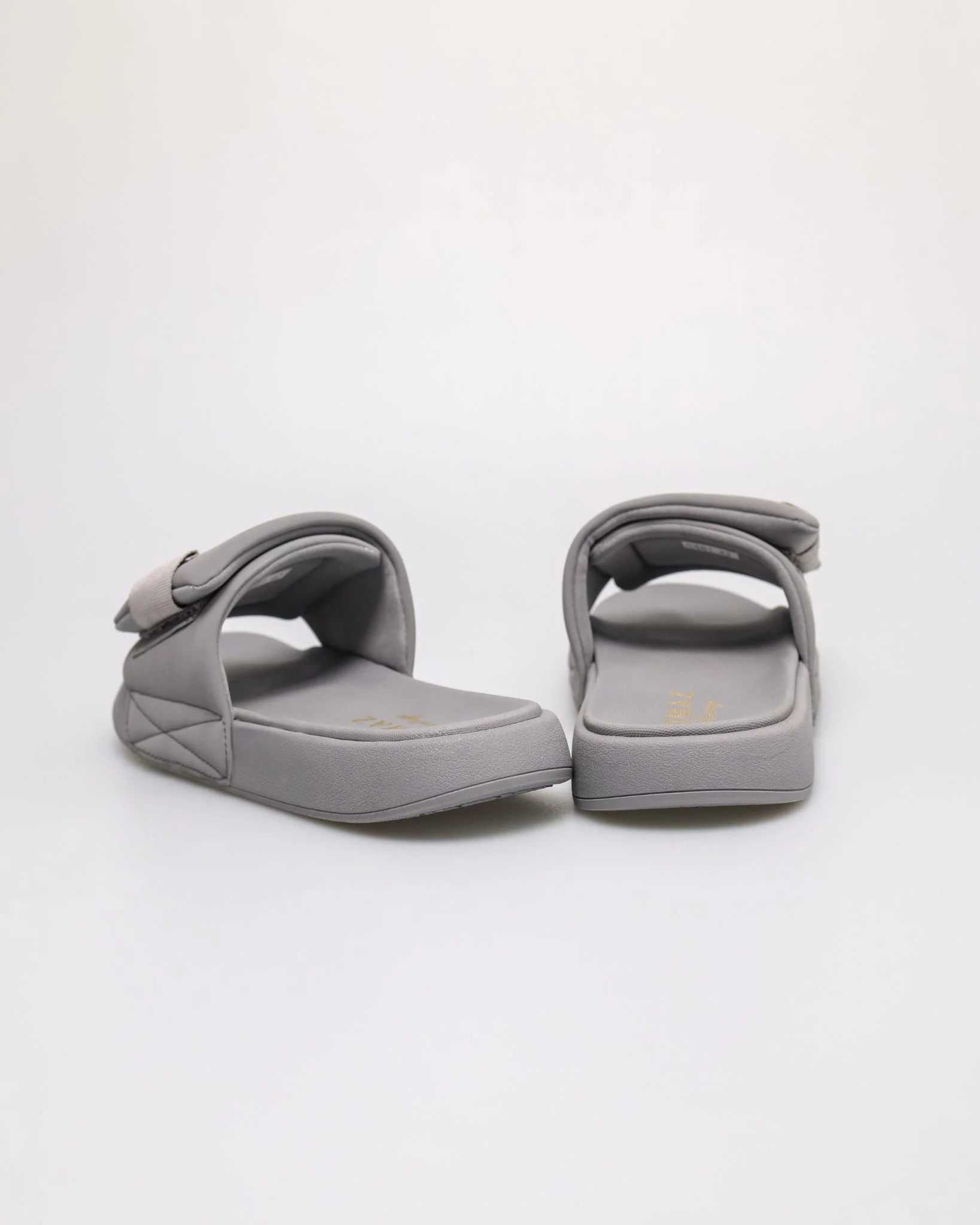 Tomaz C661 Men's Metro Sandal - Image 11