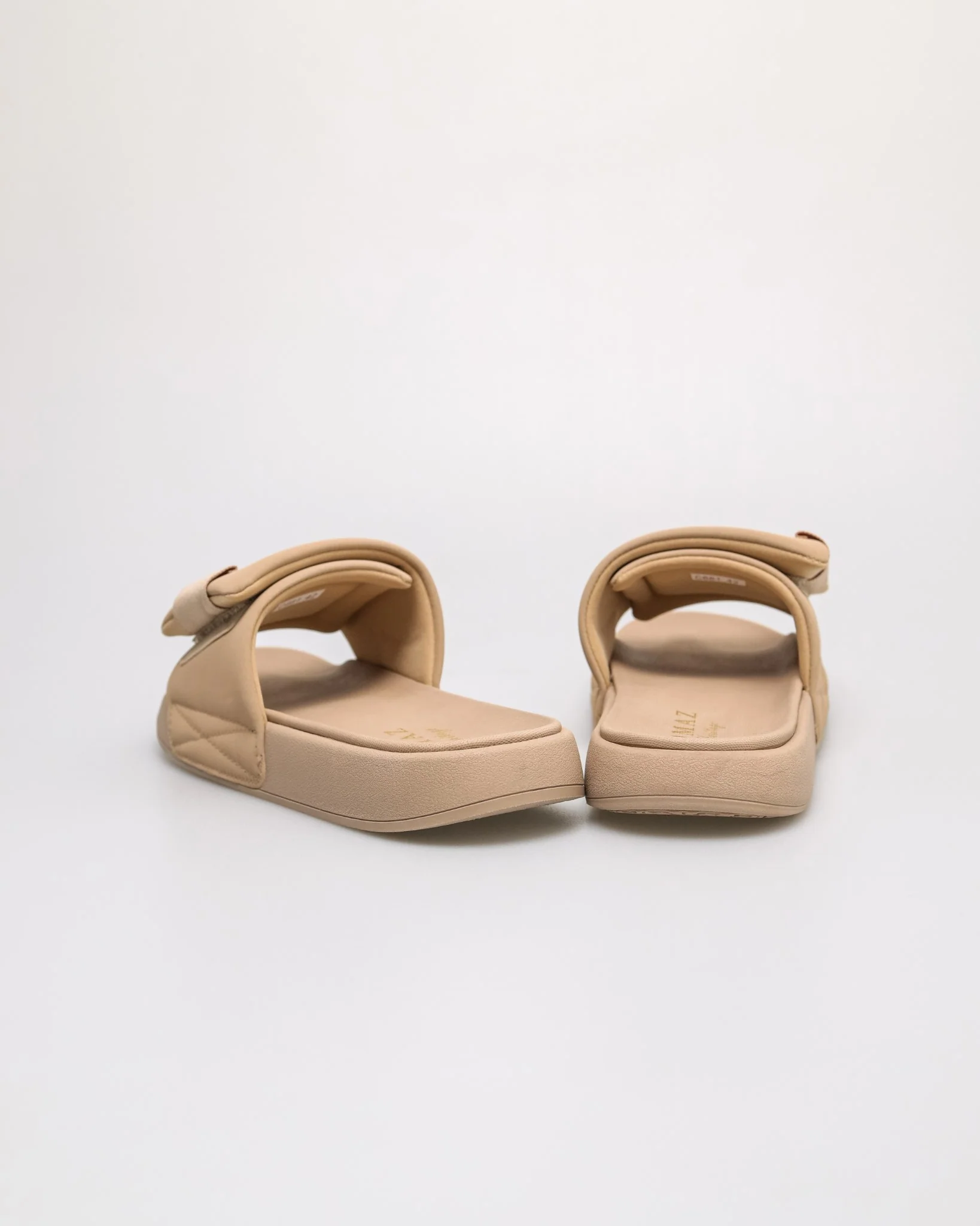 Tomaz C661 Men's Metro Sandal - Image 3