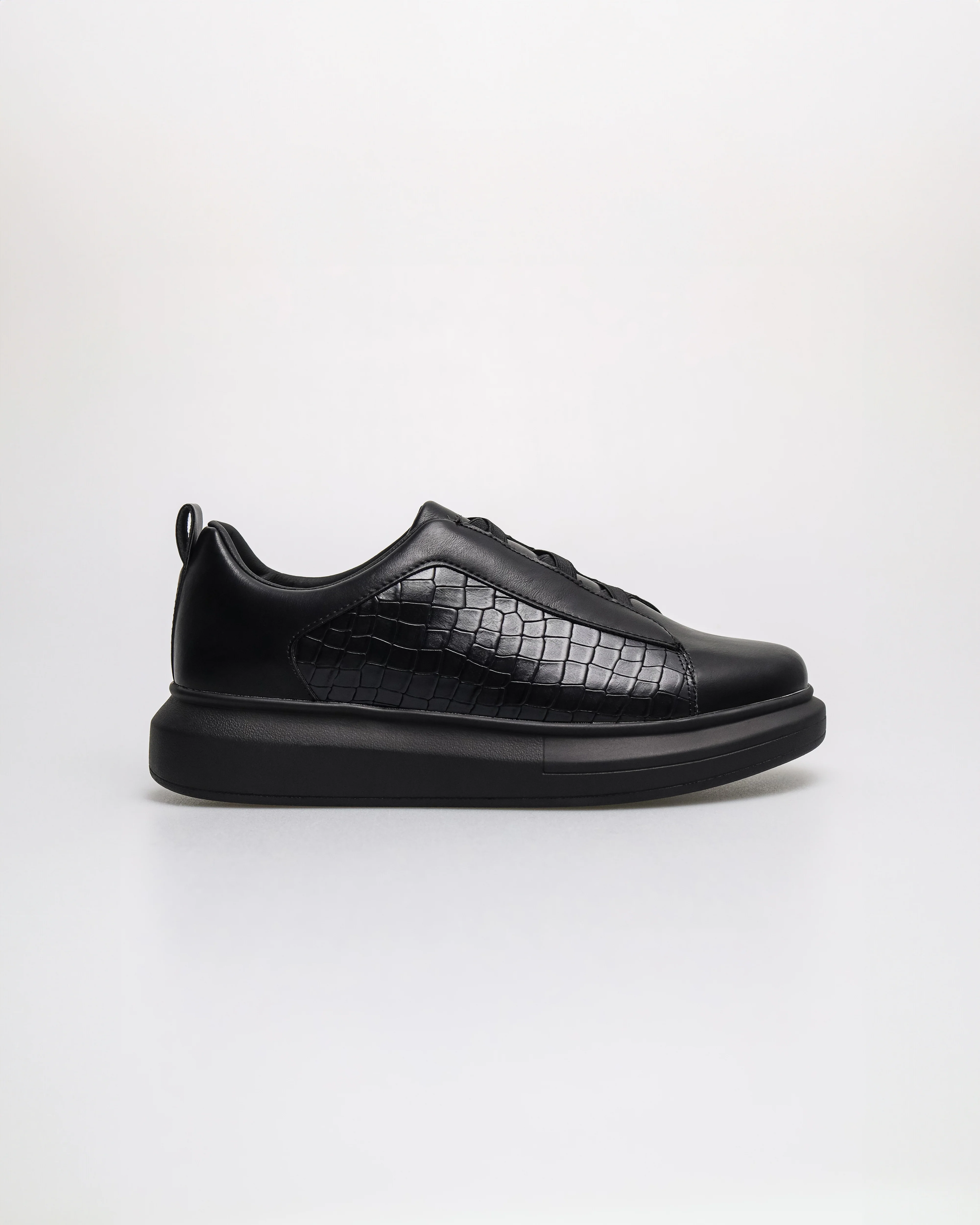 Tomaz C677 Men's Croc-Strap Sneakers