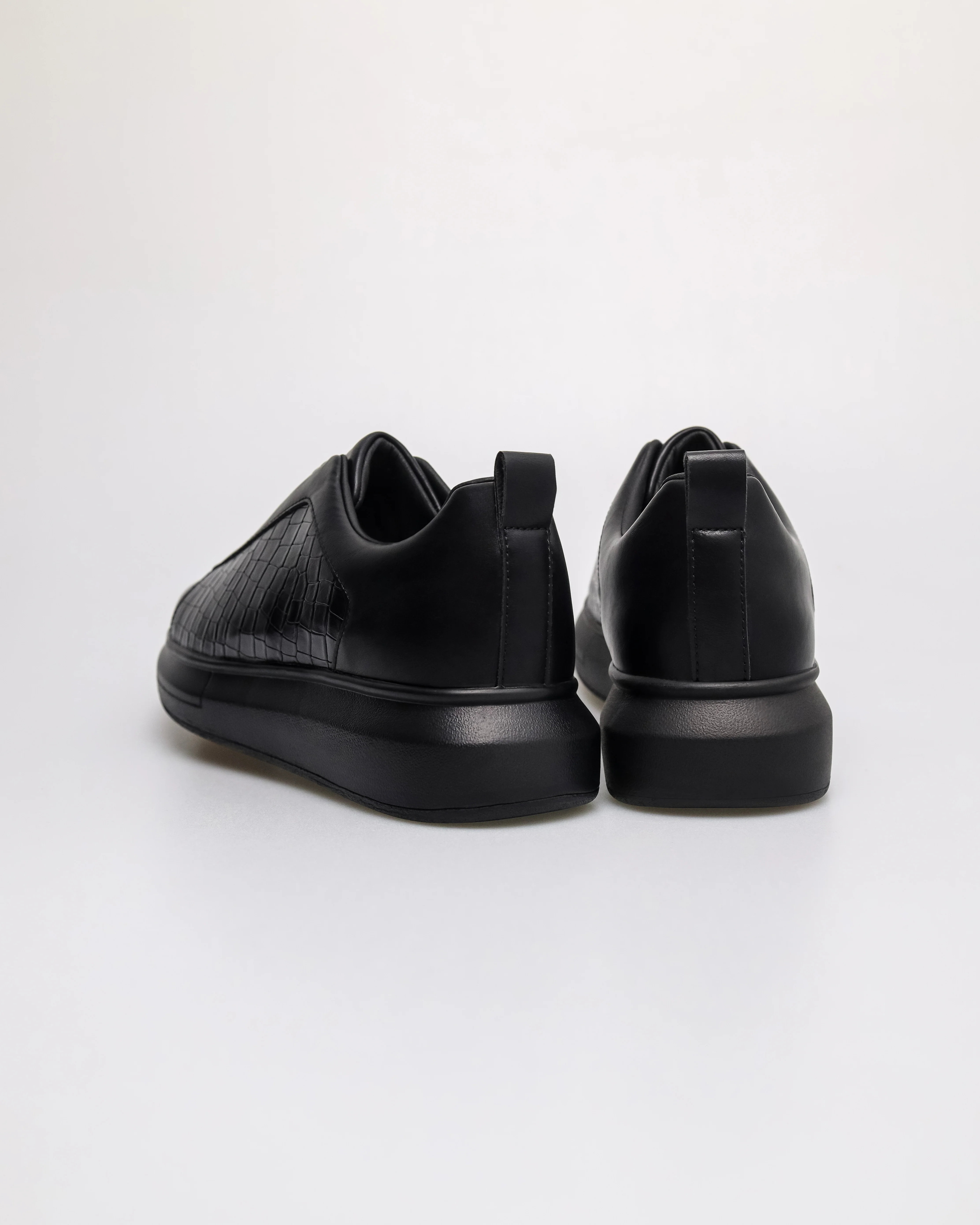 Tomaz C677 Men's Croc-Strap Sneakers - Image 3