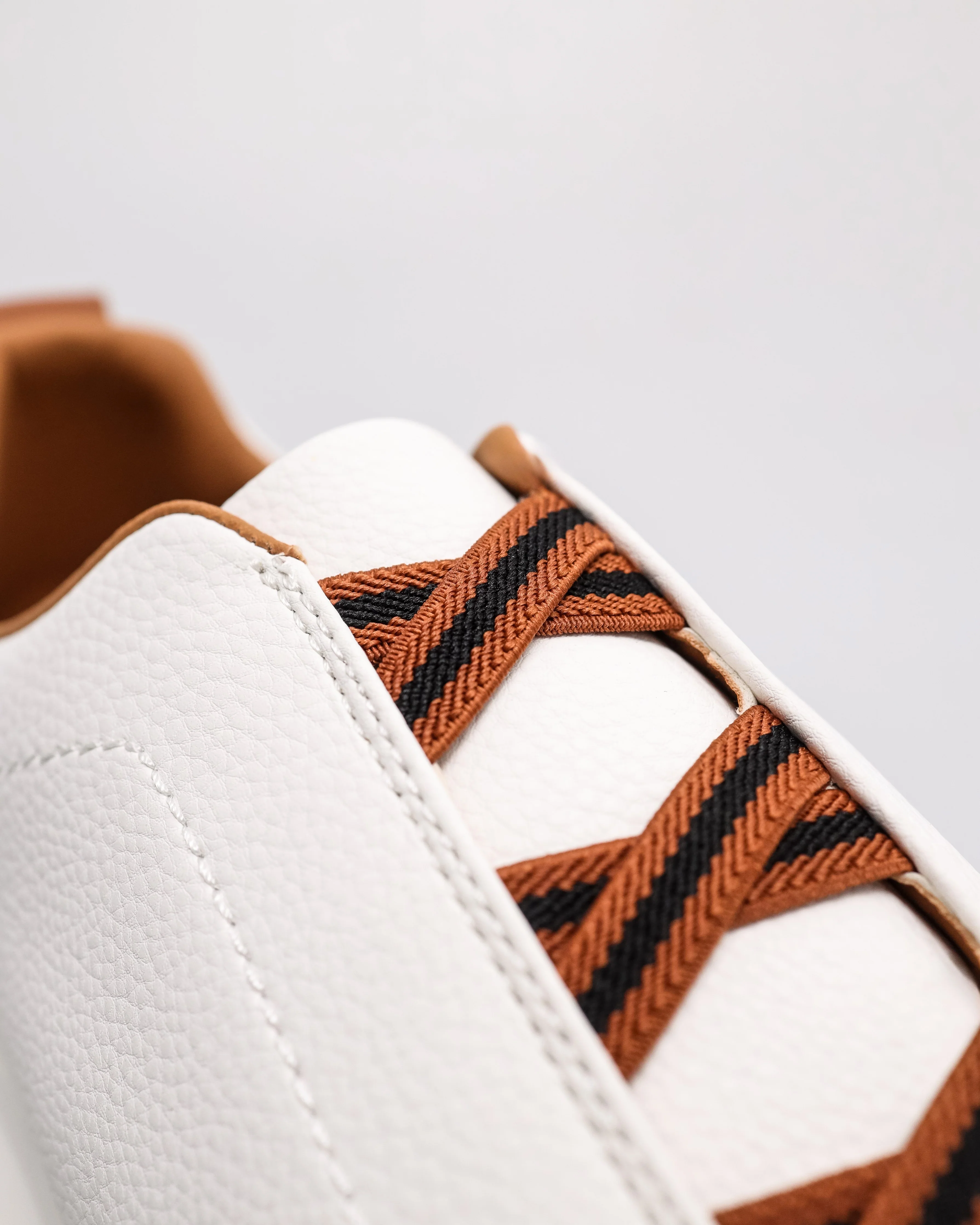 Tomaz C687 Men's Crisscross Elastic Strap Sneakers - Image 4