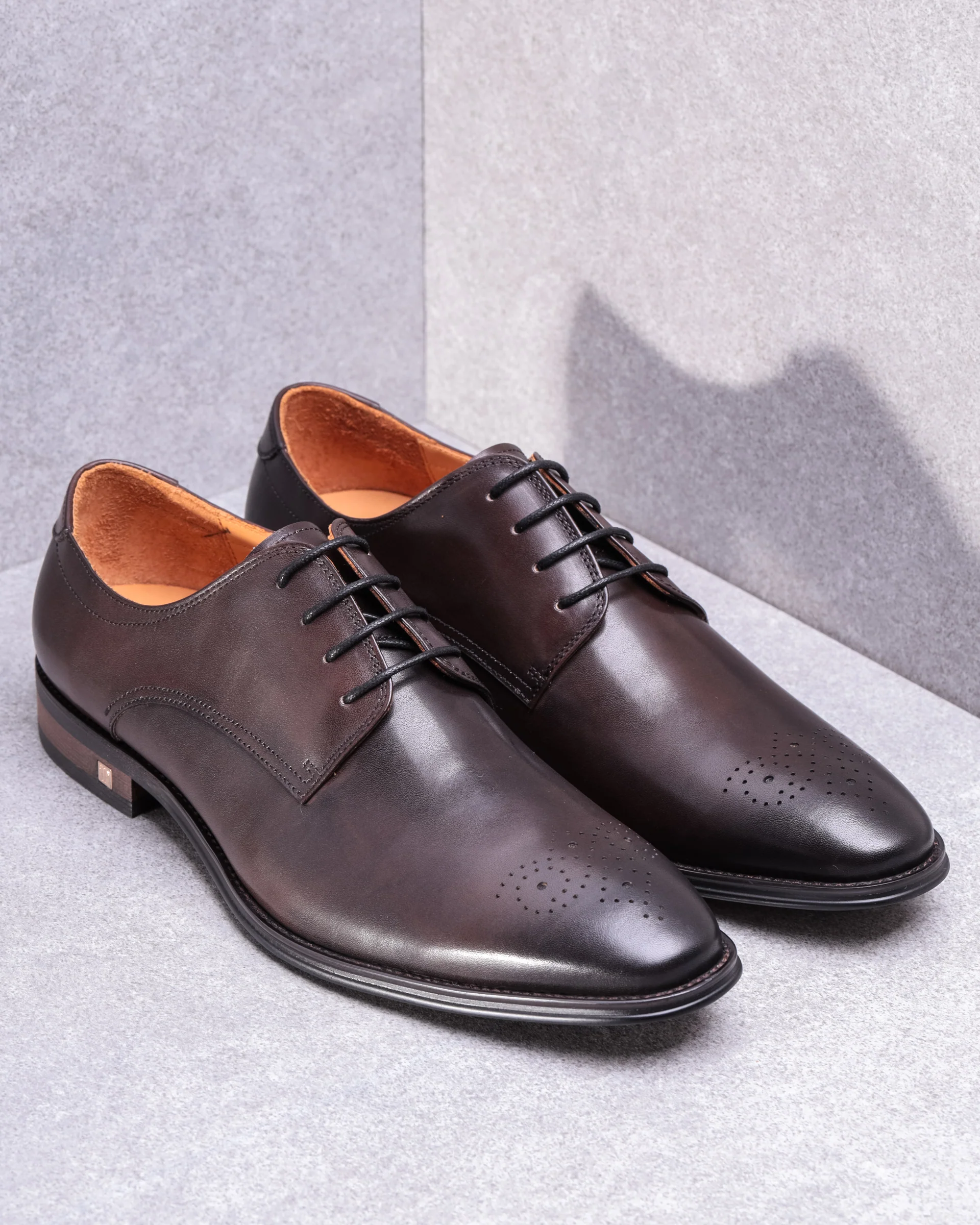 Tomaz F305 Men's Medallion Toe Derby - Image 5