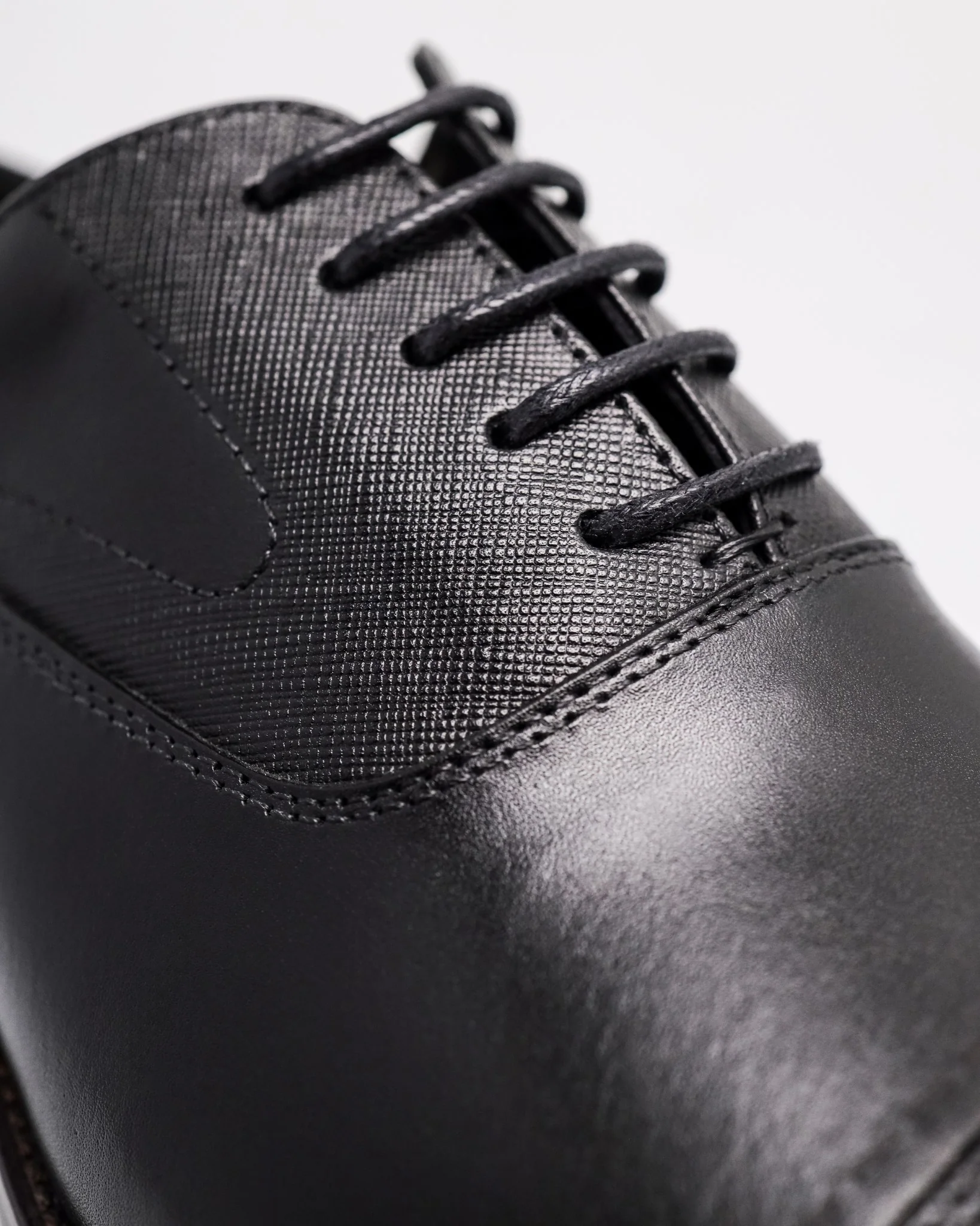 Tomaz F436 Men's Captoe Oxford - Image 4