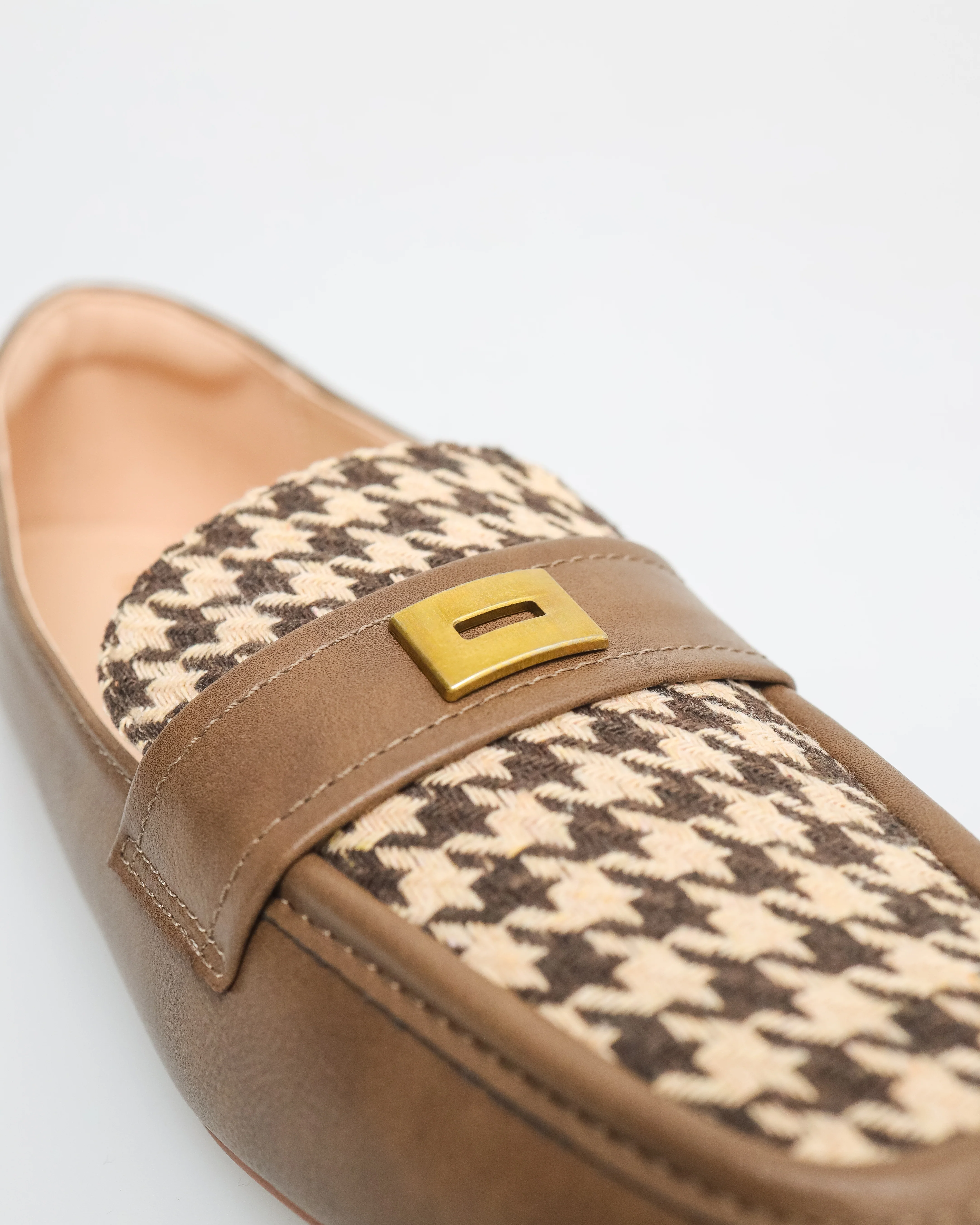 Tomaz FL083 Ladies Gold Buckle Flats - Image 4
