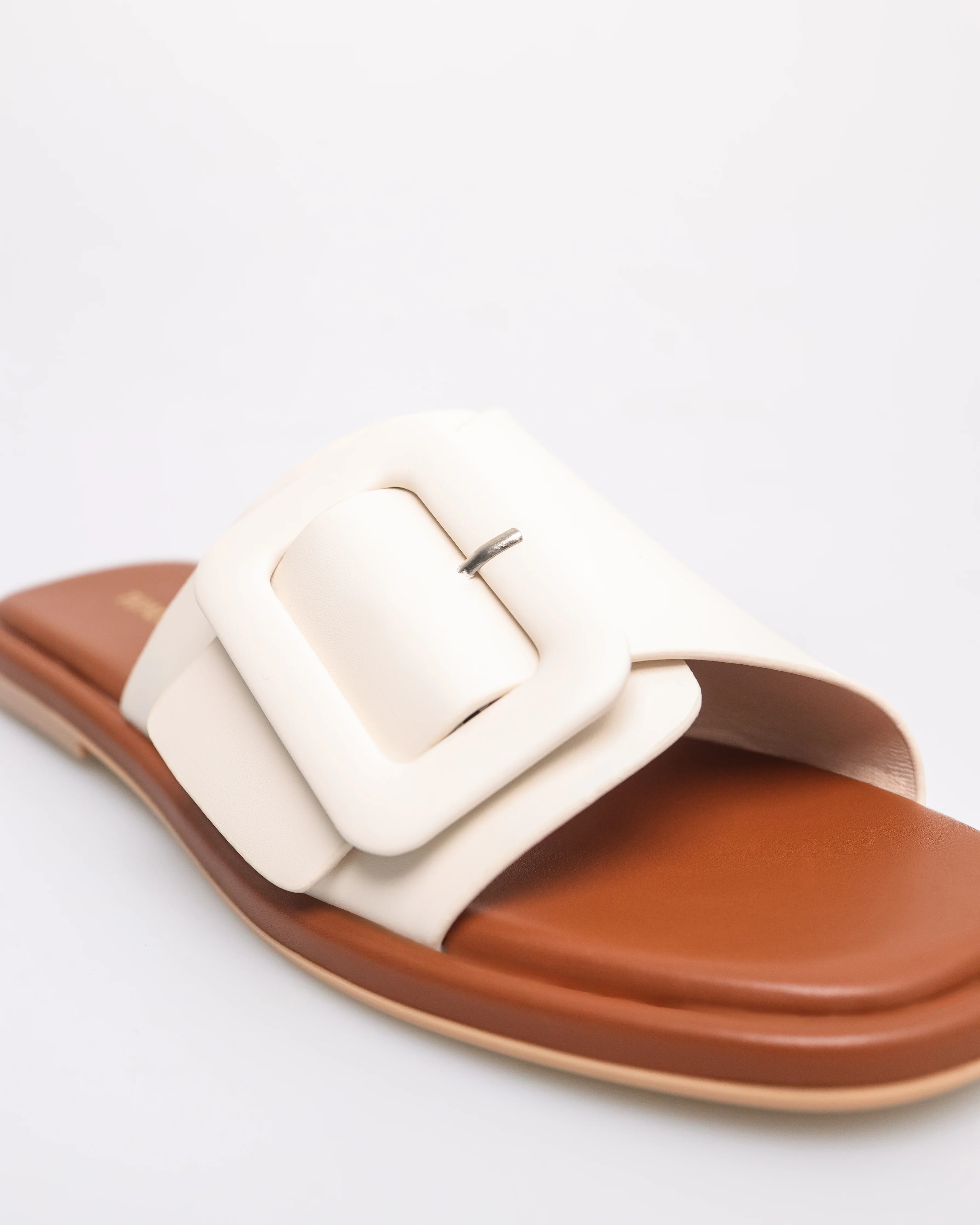 Tomaz FL091 Ladies Buckle Sandals - Image 4
