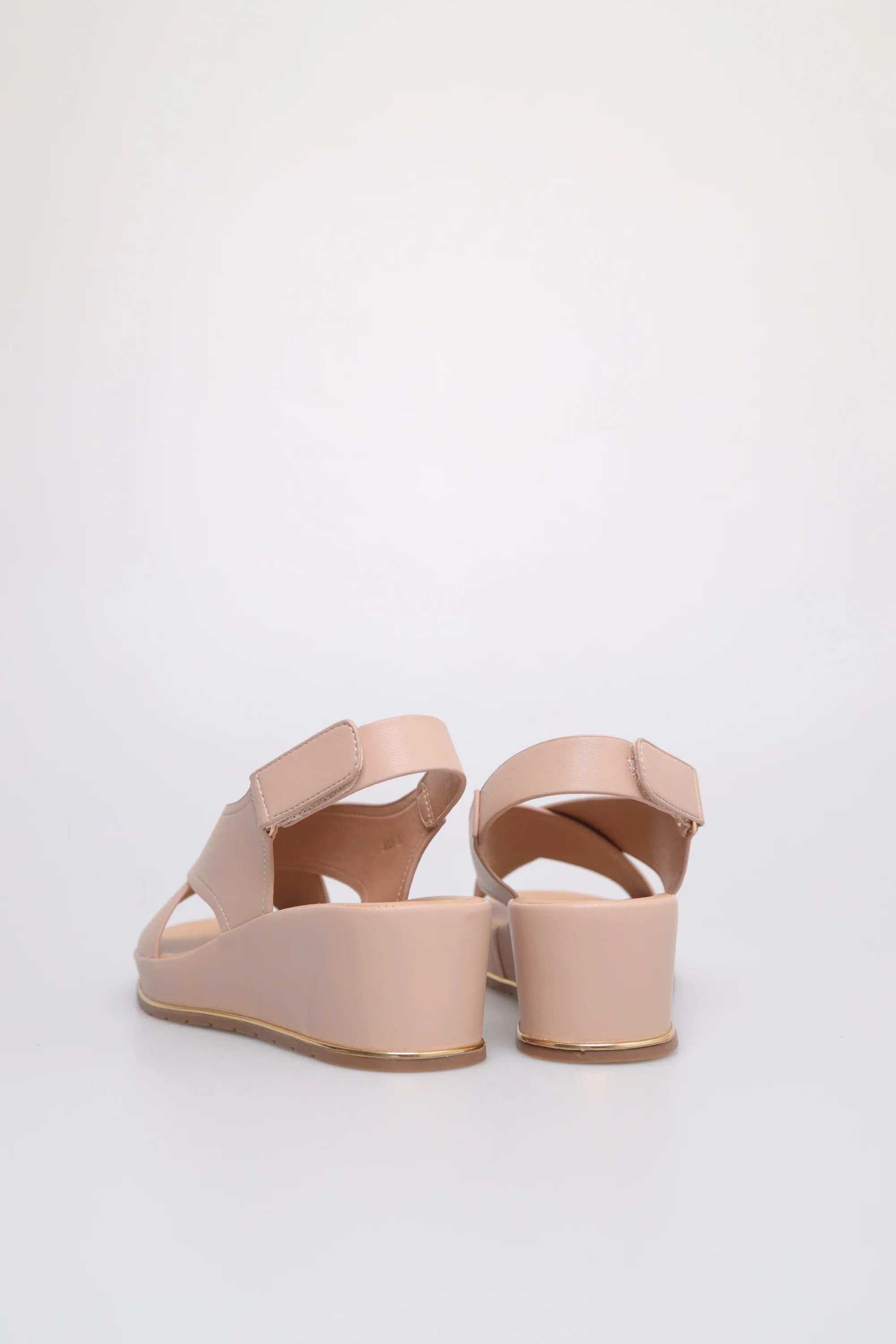 Tomaz NN325 Ladies Double Cross Strap Sandal - Image 3