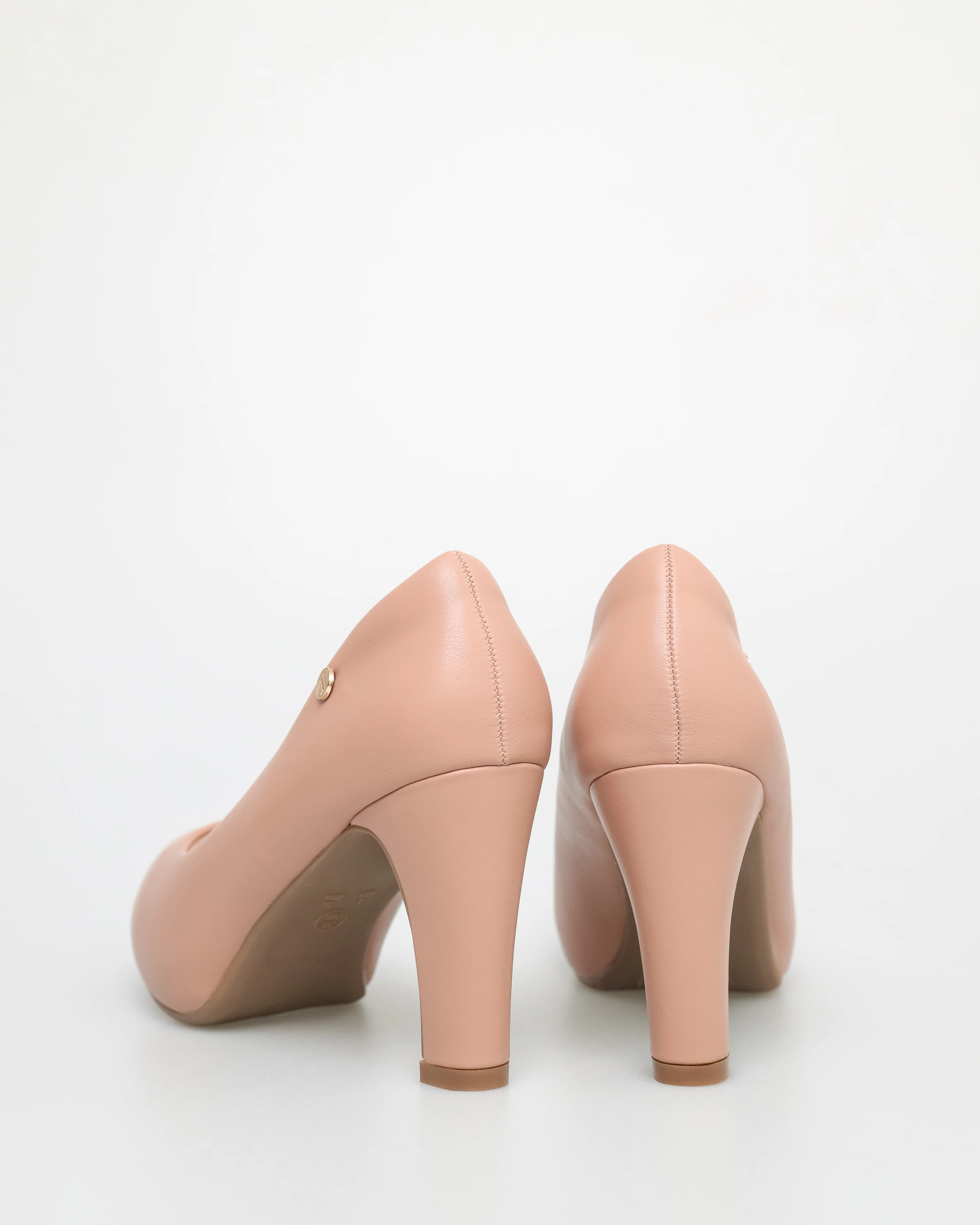 Tomaz NN334 Ladies Simple T Emblem Heels - Image 3