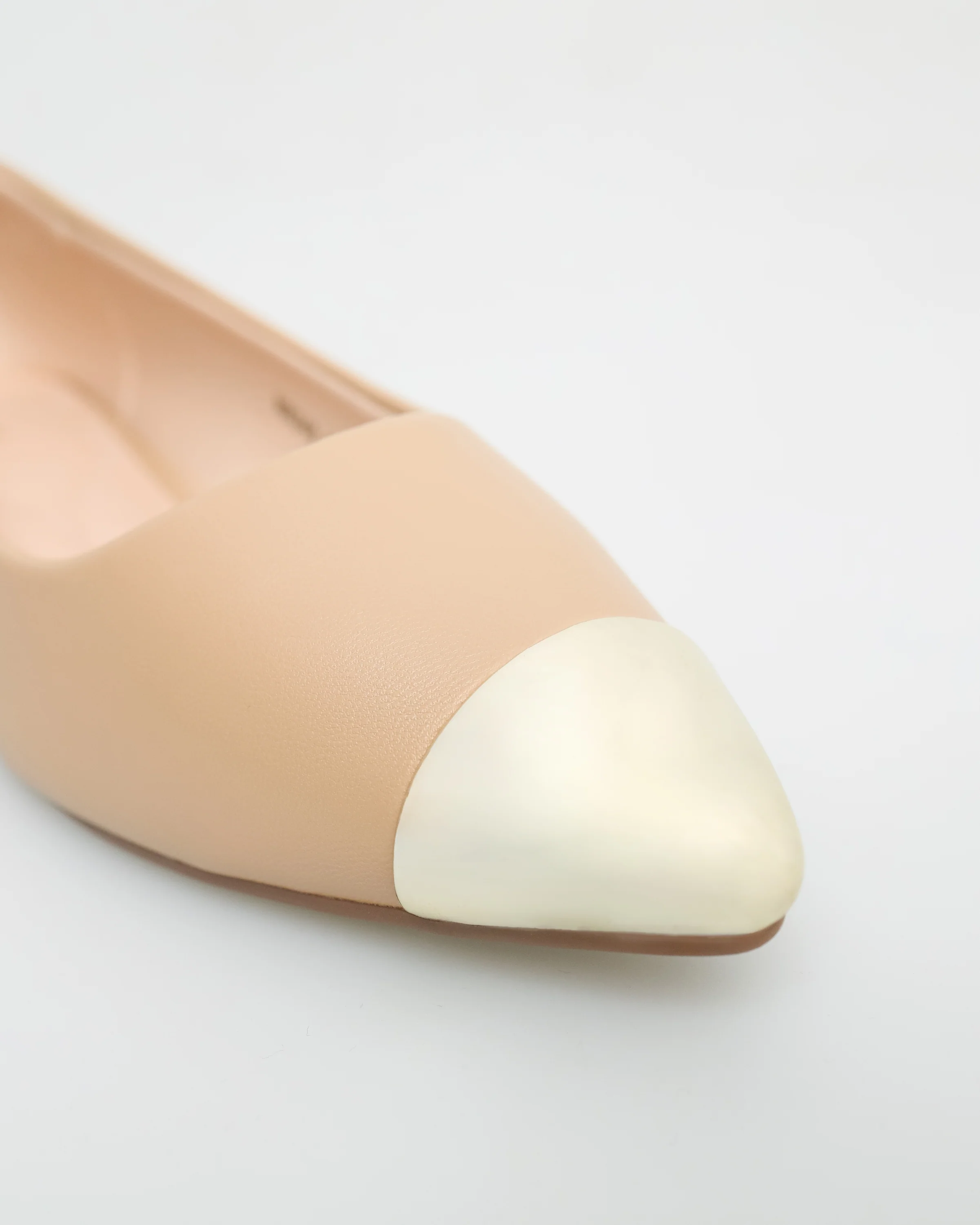 Tomaz NN348 Ladies Silver Cap Toe Flats - Image 4
