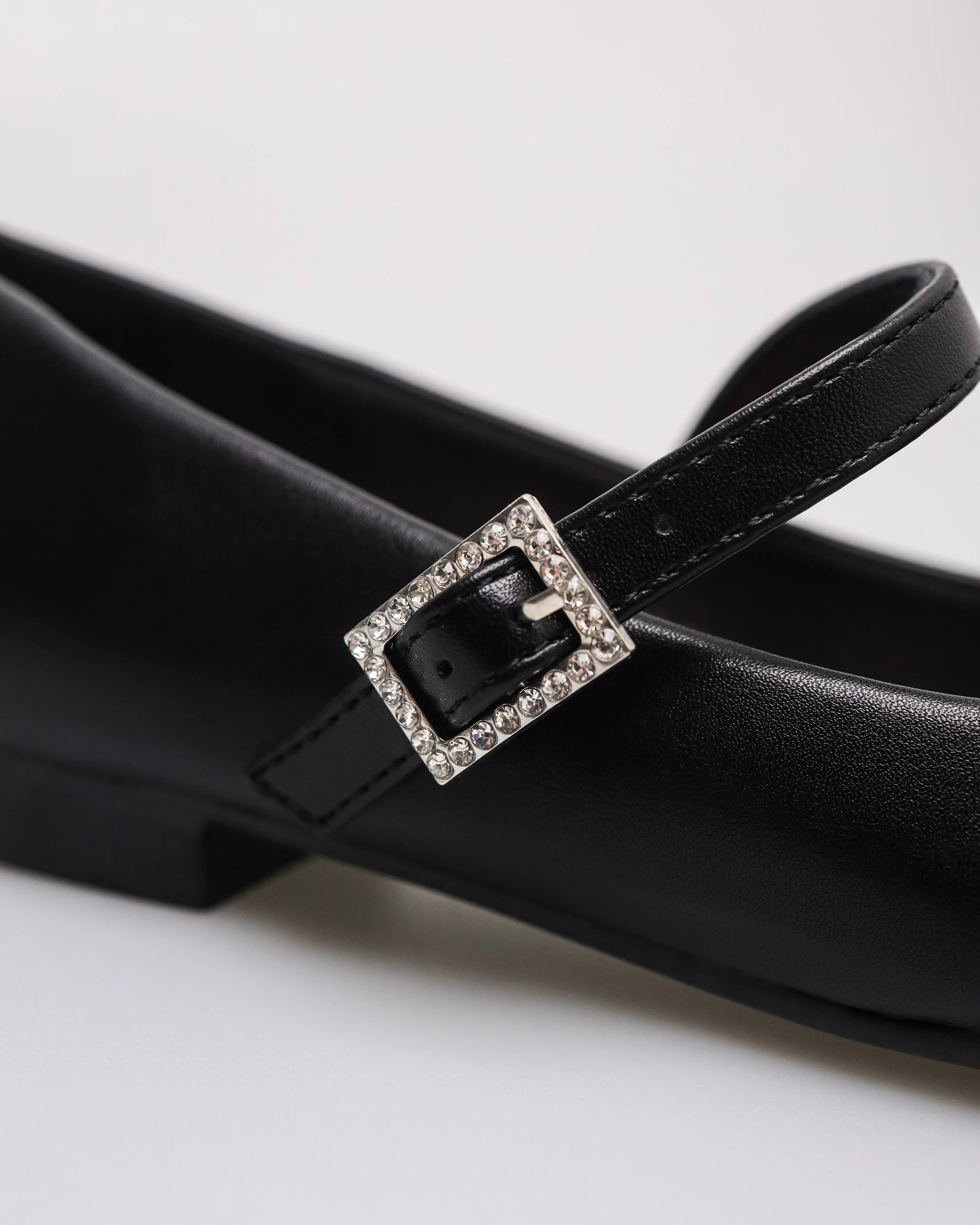 Tomaz NN444 Ladies Crystal Buckle Flats - Image 8