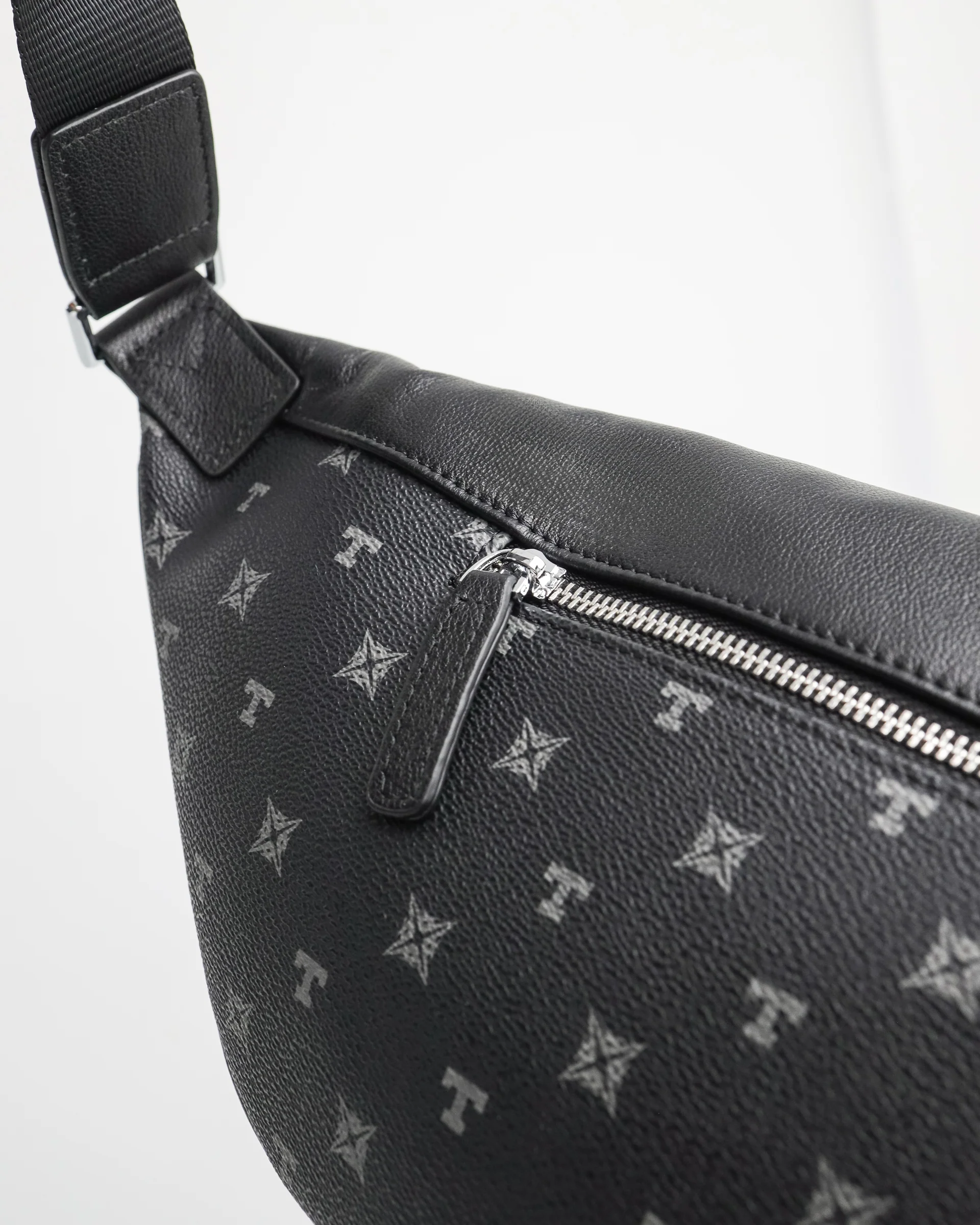 Tomaz NT-TZ404 Monogram Men's Sling Bag - Image 3